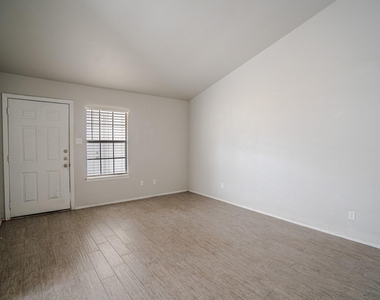 11906 Sunhillow Bnd - Photo Thumbnail 1