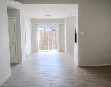 11906 Sunhillow Bnd - Photo Thumbnail 3