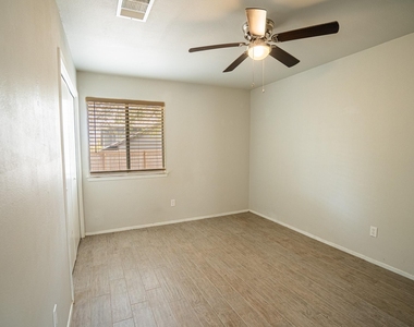11906 Sunhillow Bnd - Photo Thumbnail 8