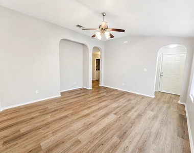 3101 Barksdale Dr - Photo Thumbnail 15