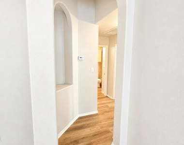 3101 Barksdale Dr - Photo Thumbnail 18