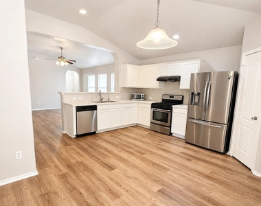 3101 Barksdale Dr - Photo Thumbnail 4