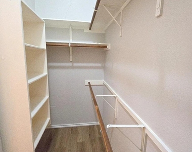 3101 Barksdale Dr - Photo Thumbnail 14