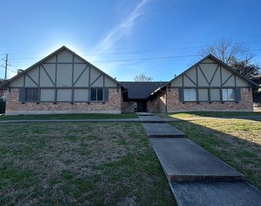 7208 Creekside Dr - Photo Thumbnail 15