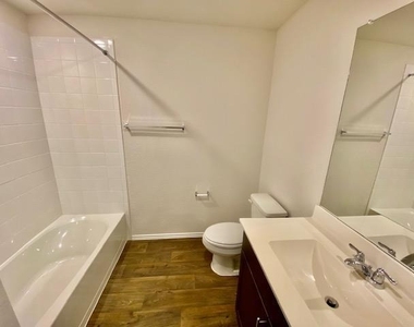 1733 James St - Photo Thumbnail 13