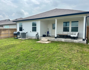 1733 James St - Photo Thumbnail 33