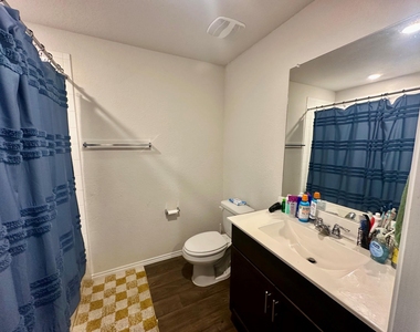 1733 James St - Photo Thumbnail 26