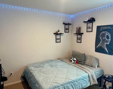 1733 James St - Photo Thumbnail 25