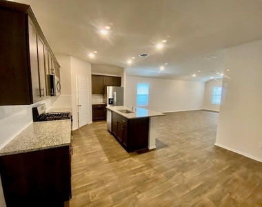 1733 James St - Photo Thumbnail 2
