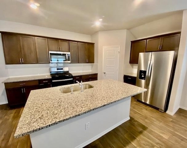 1733 James St - Photo Thumbnail 4