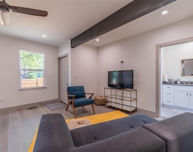 3007 E 14 1/2 St - Photo Thumbnail 8