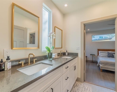 3007 E 14 1/2 St - Photo Thumbnail 18
