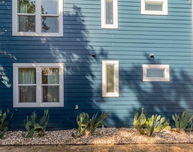 3007 E 14 1/2 St - Photo Thumbnail 24