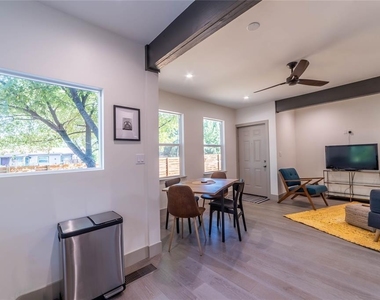 3007 E 14 1/2 St - Photo Thumbnail 7