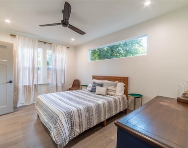 3007 E 14 1/2 St - Photo Thumbnail 12