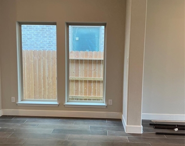 15830 Bird Of Paradise Dr - Photo Thumbnail 13