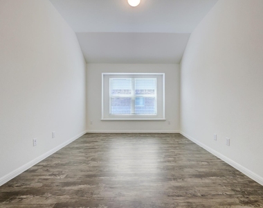 233 Abruzzi St - Photo Thumbnail 11