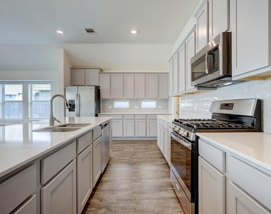 233 Abruzzi St - Photo Thumbnail 5