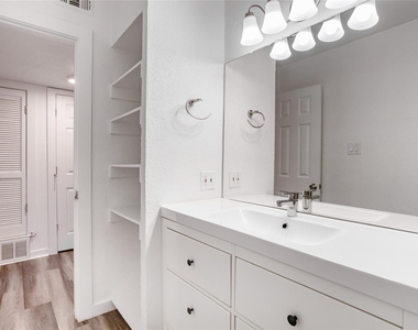 7945 Gault St - Photo Thumbnail 9