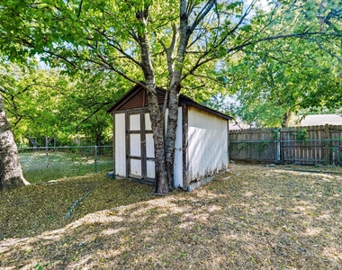 301 Carothers St - Photo Thumbnail 18