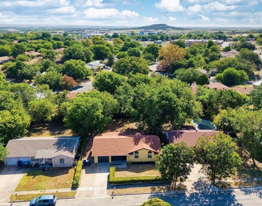 301 Carothers St - Photo Thumbnail 25
