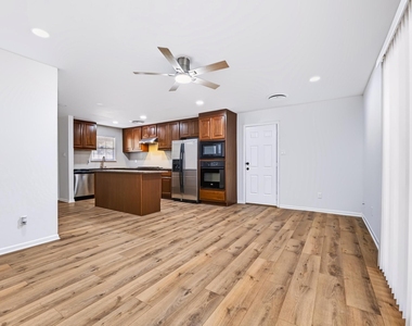 301 Carothers St - Photo Thumbnail 1