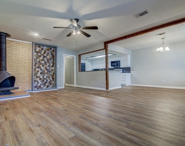1807 Briar Hill Dr - Photo Thumbnail 6