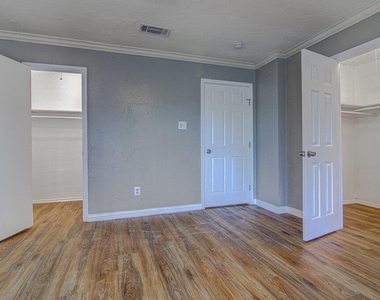 1807 Briar Hill Dr - Photo Thumbnail 20