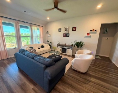 19324 Hartwell Dr - Photo Thumbnail 2