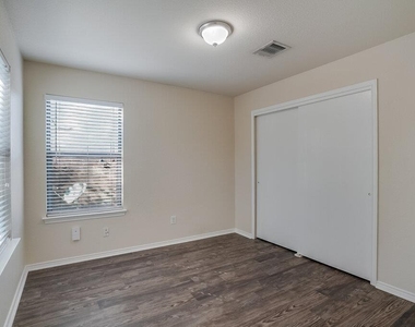 6812 Doyal Dr - Photo Thumbnail 11