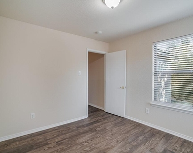 6812 Doyal Dr - Photo Thumbnail 12