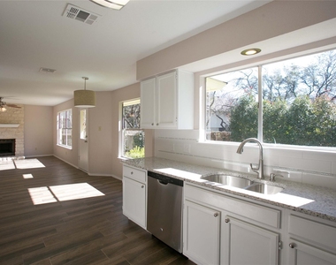 7901 Taranto Dr - Photo Thumbnail 10