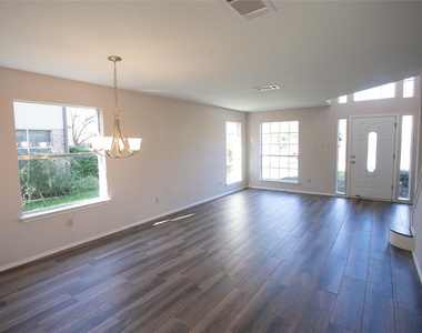 7901 Taranto Dr - Photo Thumbnail 5