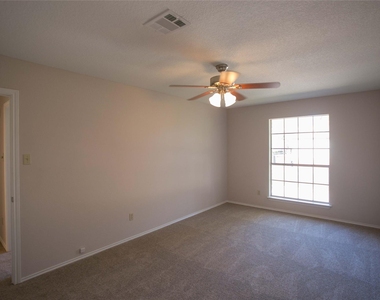 7901 Taranto Dr - Photo Thumbnail 14