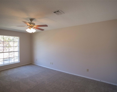 7901 Taranto Dr - Photo Thumbnail 15