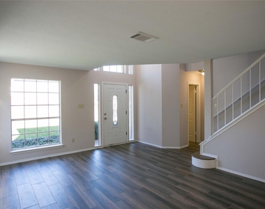 7901 Taranto Dr - Photo Thumbnail 4