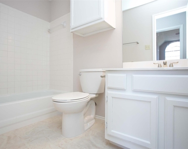 7901 Taranto Dr - Photo Thumbnail 16