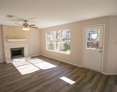 7901 Taranto Dr - Photo Thumbnail 9