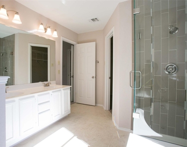 7901 Taranto Dr - Photo Thumbnail 27
