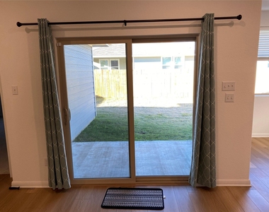 115 Lyrebird Ln - Photo Thumbnail 6
