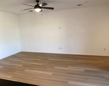115 Lyrebird Ln - Photo Thumbnail 25