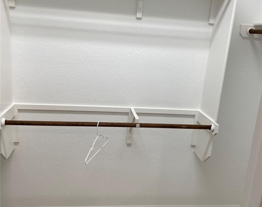 115 Lyrebird Ln - Photo Thumbnail 11