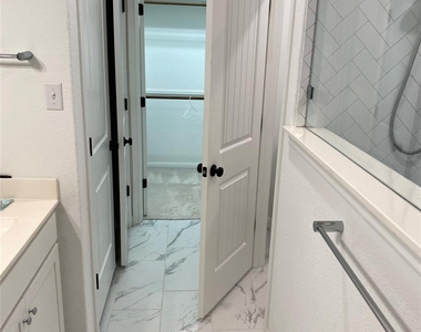 115 Lyrebird Ln - Photo Thumbnail 14
