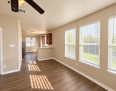 243 Devonshire Dr - Photo Thumbnail 2