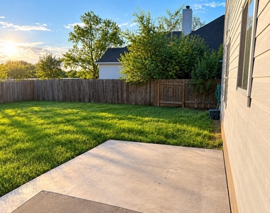 243 Devonshire Dr - Photo Thumbnail 8