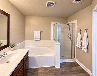 243 Devonshire Dr - Photo Thumbnail 25
