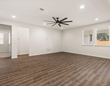 4512 Arques Ave - Photo Thumbnail 5