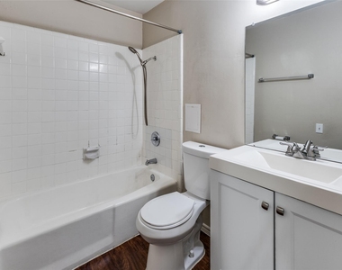 620 S 1st St - Photo Thumbnail 6