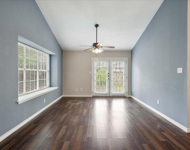 2205 Cedar Branch Dr - Photo Thumbnail 8