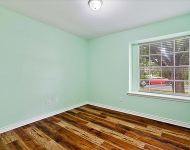 2205 Cedar Branch Dr - Photo Thumbnail 24